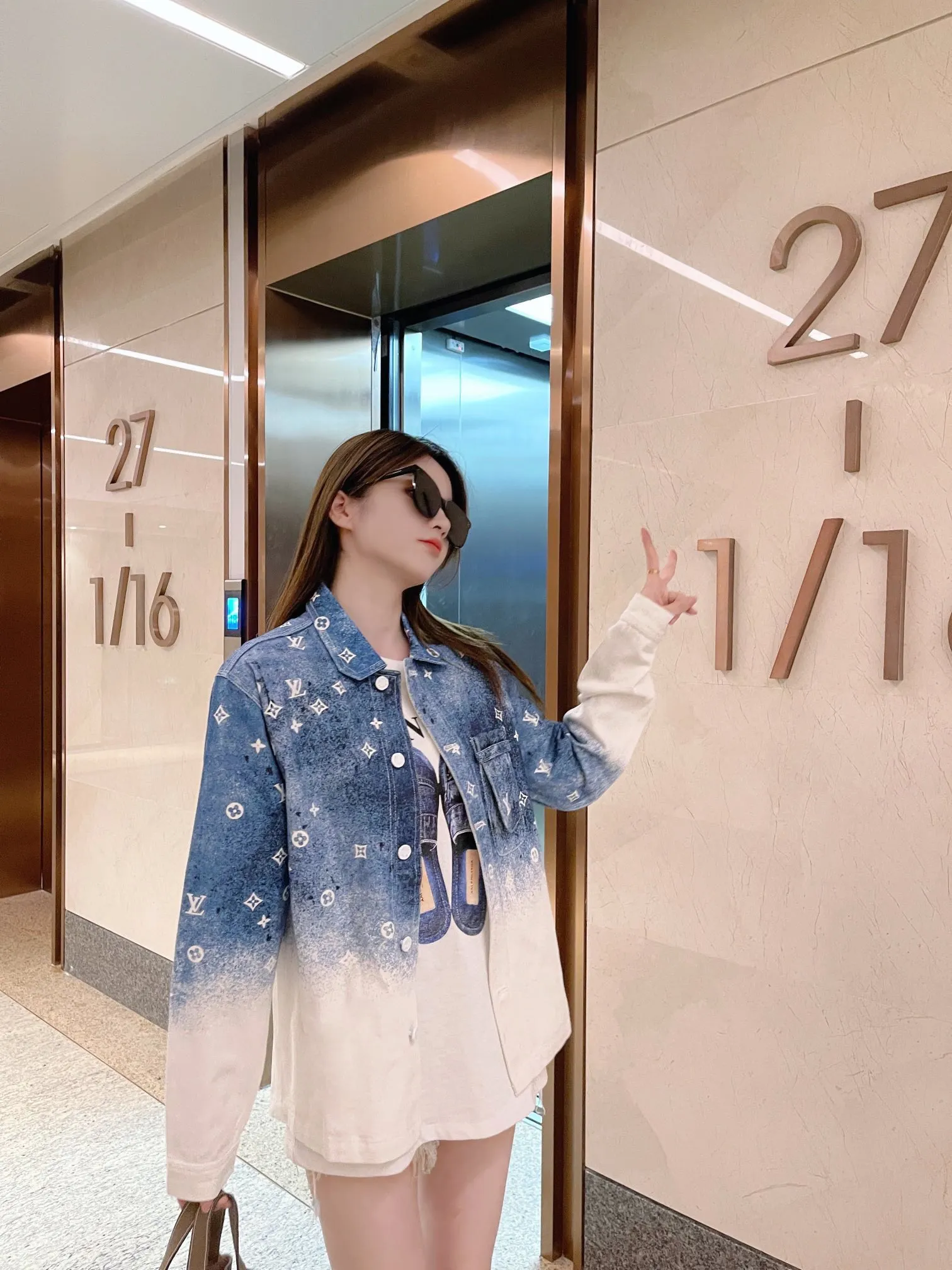 Louis Vuitton/Louis Vuitton Starry Sky Rendering Old Floral Gradient Denim Shirt Jacket